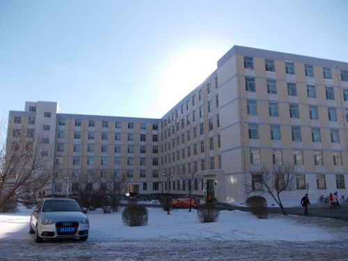 13吉林大学中心校区南苑六公寓.jpg